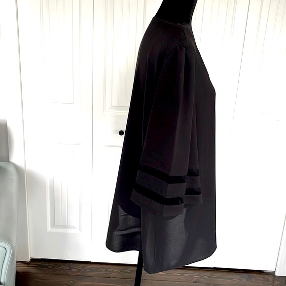 Loose fit, Black top with bell sleeves, sheer panels and buttons. Size 2X - Picture 4 of 9
